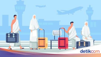 Police believe the departure of 71 prospective pilgrims using tourist visas
