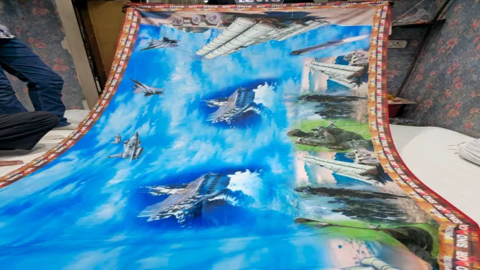 Banarasi Saree decorated with the success of Operation Sindoor, devoted to the Indian Army – Operation Sindoor Banarasi Saree Varanasi News devoted to the Indian Army