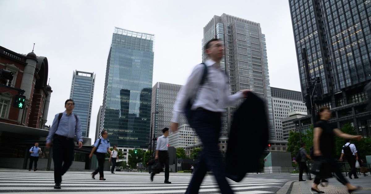 Asia shares are rising with the decline in concerns about US financial policy