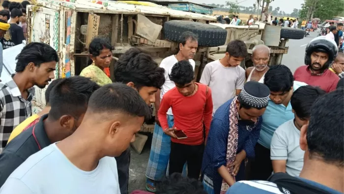 Painful accident in macaw, collision with a bakkie returning from the march, 1 dead and 7 injured – Bhojpur News Pickup Truck collision makes one injure seven injured