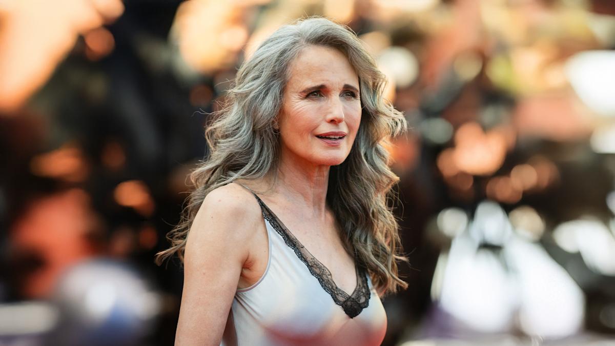 67-year-old-andie-macdowell-made-a-staunch-case-for-softtening-with-age