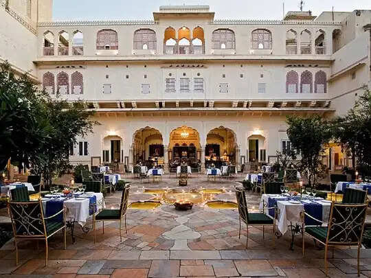 Is there a plan to visit Jaipur in the summer holidays? Know these top hotels located in the best place of the city to stay in the video