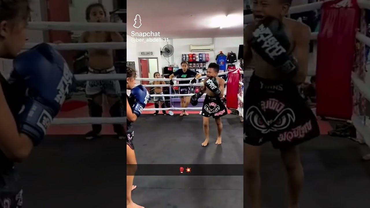 a boxer girl beats a boy hahaha #shorts #boxing #power #shortvideo #funny #girl girl boxing – ryan