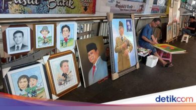 Not an art school, the experience Pak Diman Cuan made out of painting