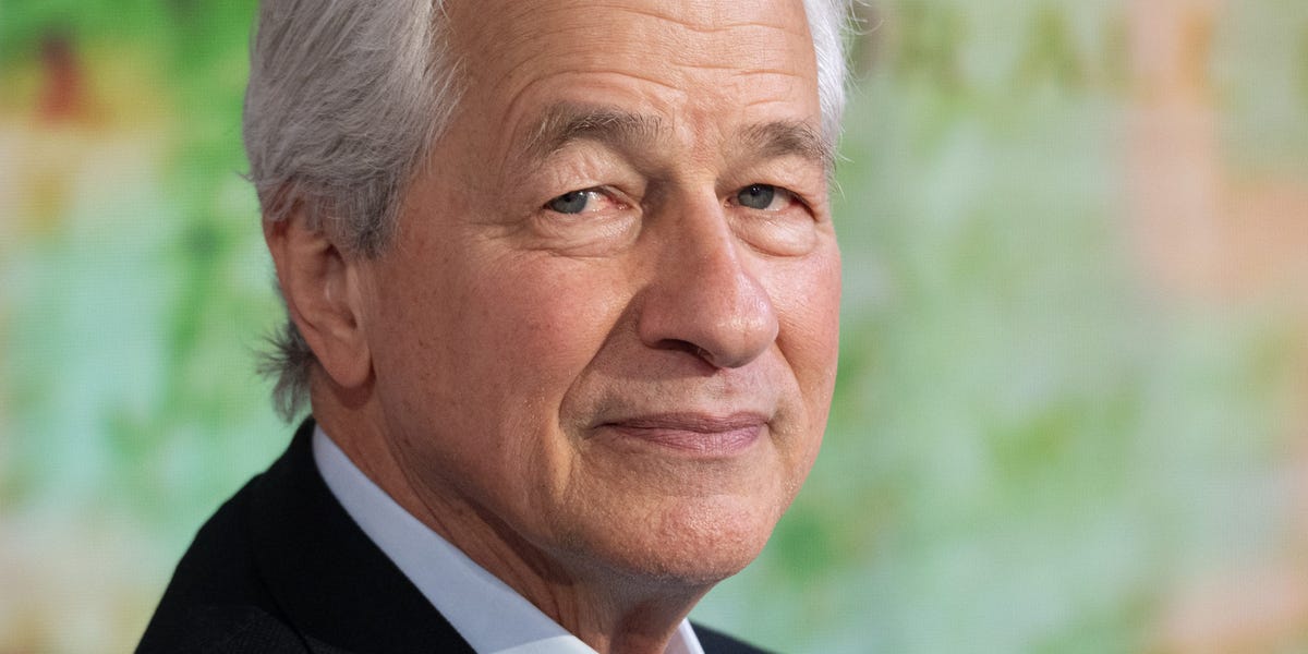jamie-dimon-opens-the-door-to-bitcoin,-warns-of-stagflation
