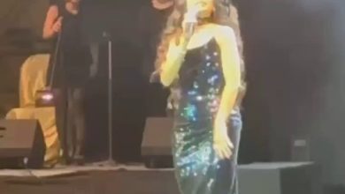 “بقالي 20 سنة مغنية الأغنية دي.. ولسه بيداري لغاية دلوقتي.. مجنون؟ ” روبي تمازح جمهورها في…