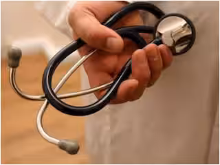 In the name of admission to medical colleges in Noida, crores were cheated by students, gang arrested