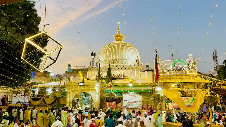 Muslim Society ended up against the assistant of the Ajmer Dargah Committee, the claim for dismissal within 7 days