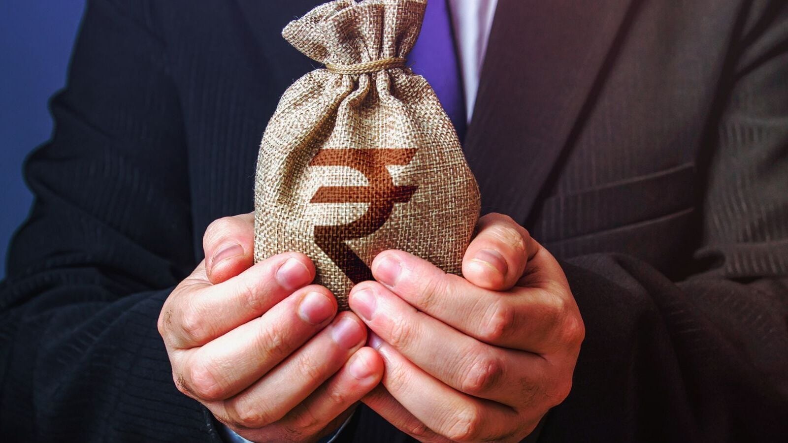 Give mutual funds: How do it work and how can you transfer it to legal heirs | Mint