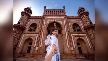 You must also make a plan to visit the country with a partner