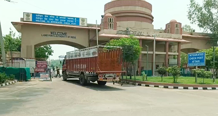 Trading started again between India and Afghanistan