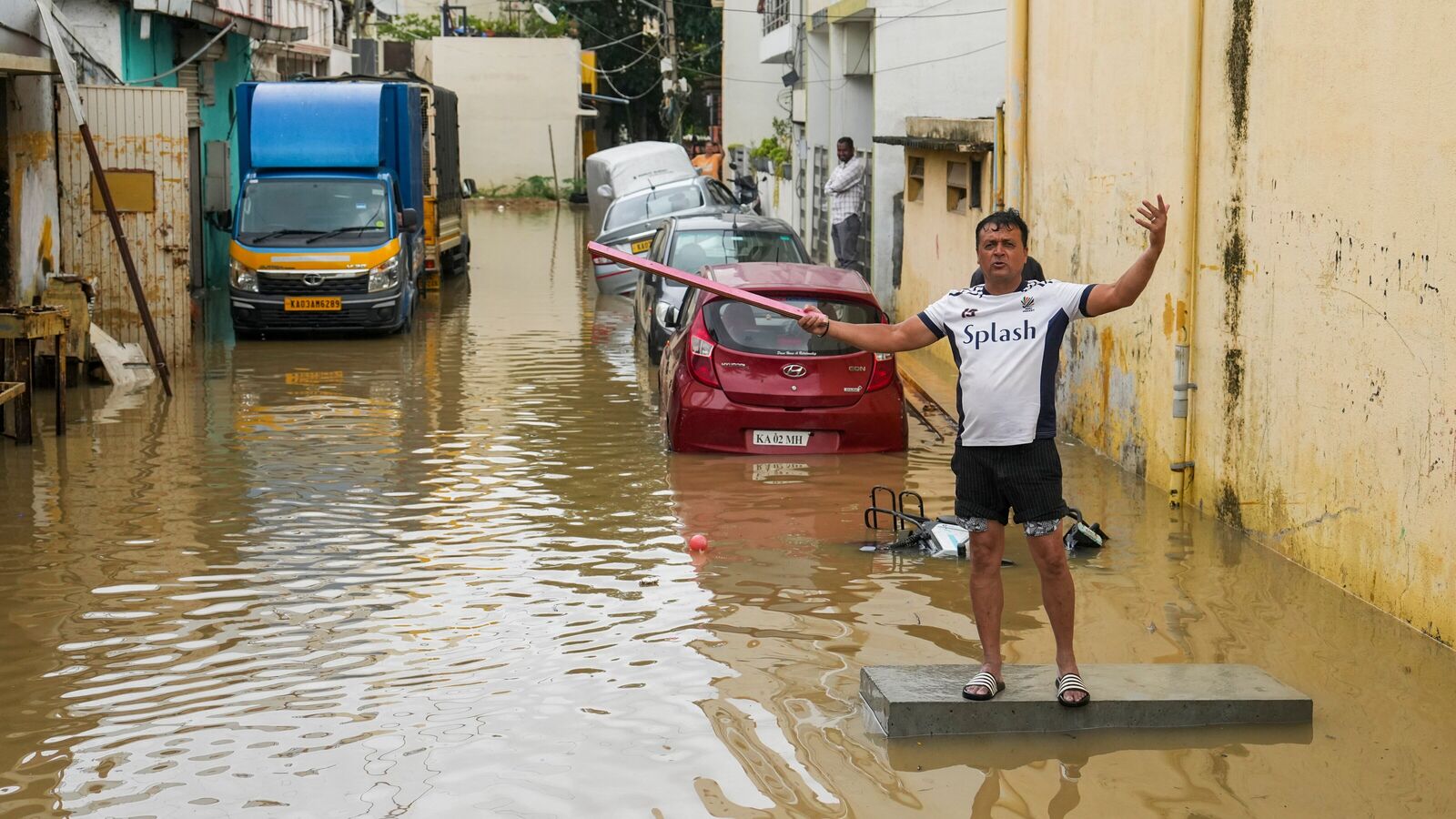 Bengaluru Rain Havoc: Water logging, traffic jams and key updates in 10 points | Today news