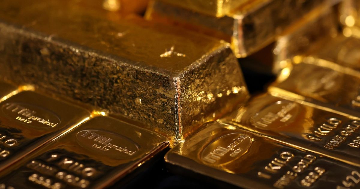 Gold prices fall as demand is faded after the ‘Moody’s’ Lowing America’s Classification