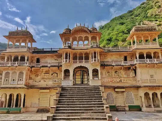 GALTAJI -Temple of Jaipur and unique confluence of Shri Ram Bhakti, know what is mythical relationship with Lord Ram in viral documentary
