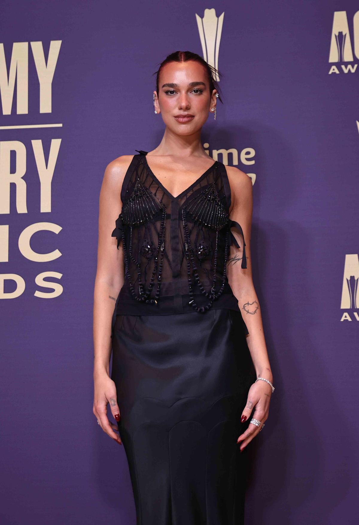 Dua Lipa Goes makeup-free in a string bikini that embrace a divisive y2k trend – ryan
