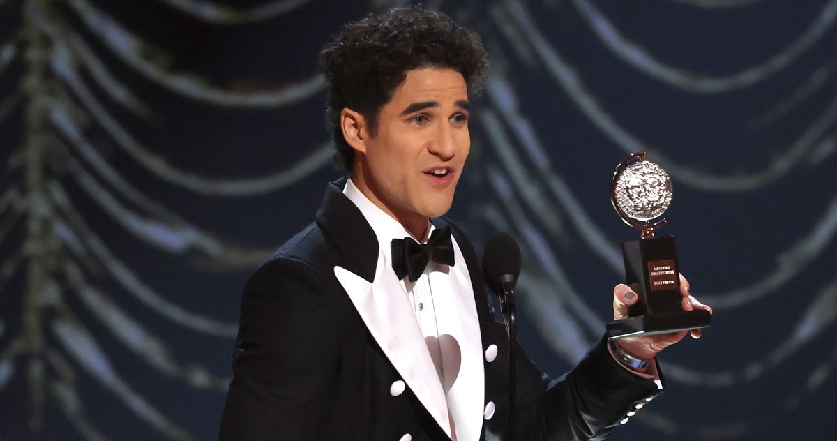 darren-criss-beats-jonathan-groff-on-the-2025-tony-awards