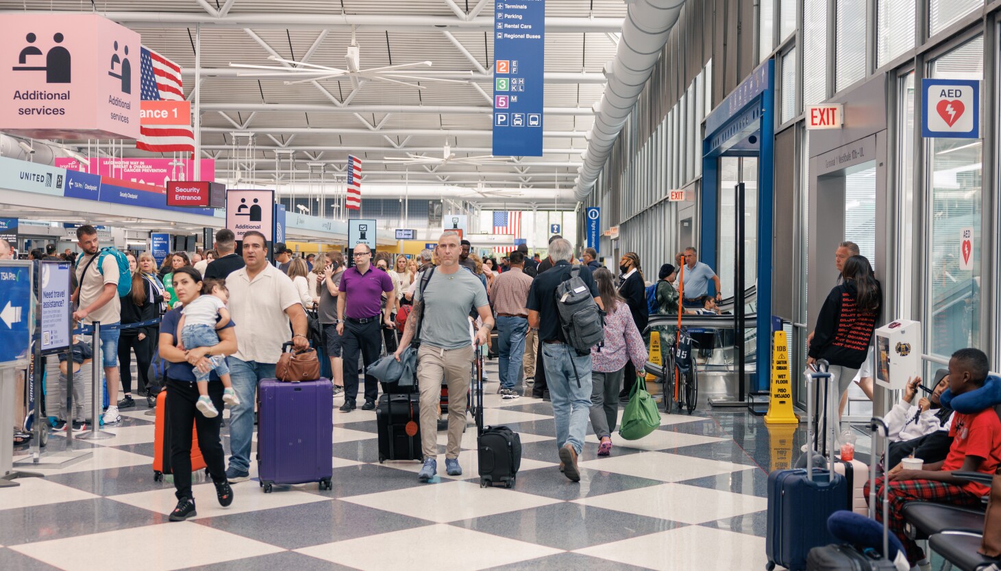 chicago’s-immigrant-neighborhood-‘sad’-and-‘numb’-over-trump’s-original-toddle-ban