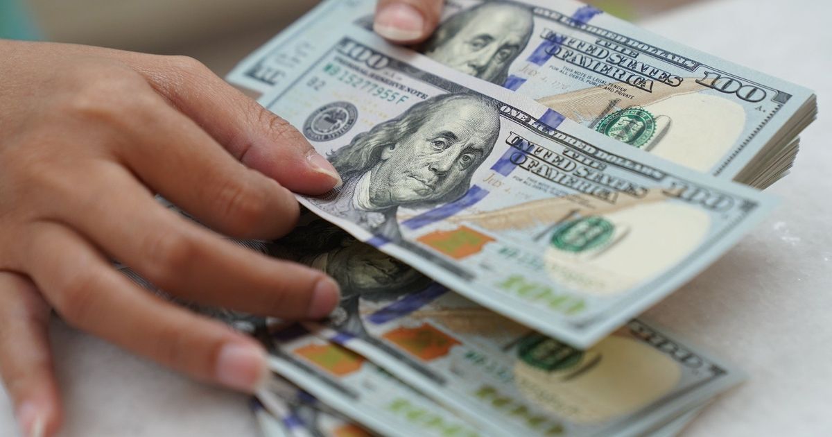 The dollar fell on a new bottom in 2025, with Trump’s blowing with one -sided fees