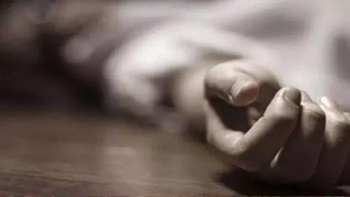 Etah News -Tuiswag shot suicide by shooting in police is upset by guilt! Body found near body