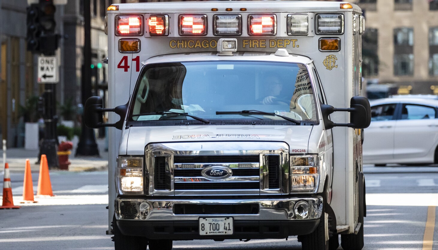 Man lucky stabbed in Belmont Cragin – ryan