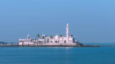 Action against speakers, 5 Dargahs in Mumbai take Supreme Court
