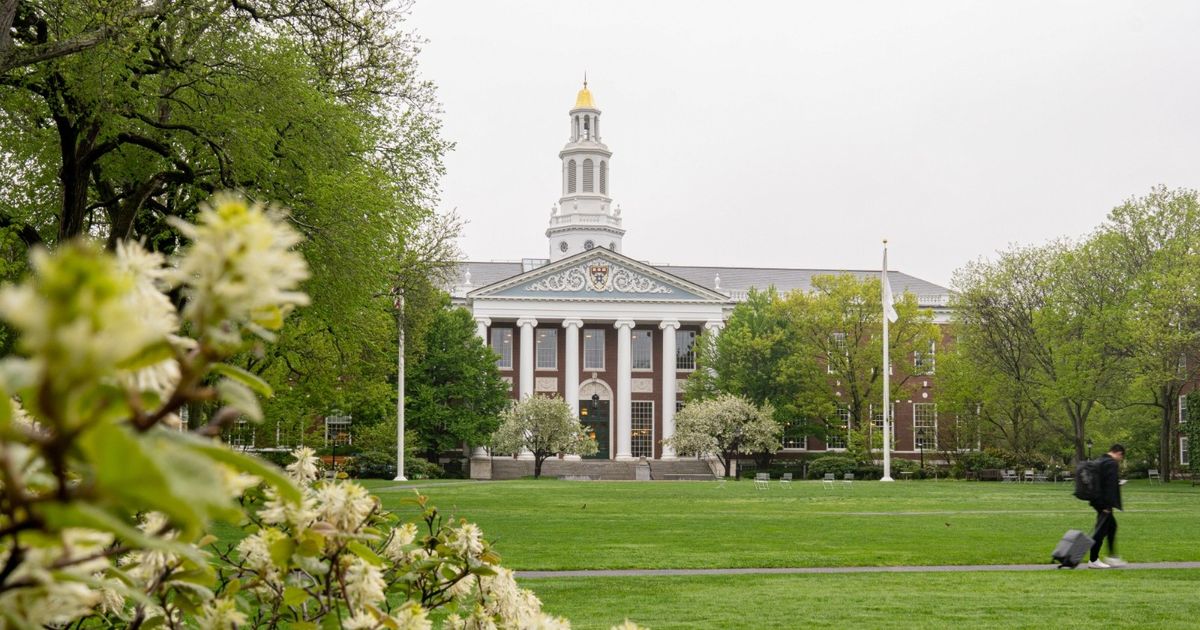 Harvard and White House talks stumbled to reach a quick settlement