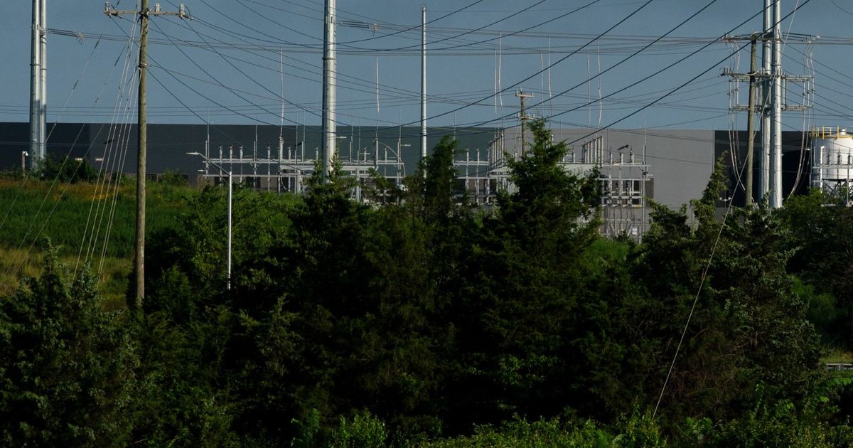 The largest electricity network in America cannot meet the request of new data centers