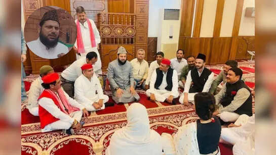 Politics hot because of the presence of Akhilesh Yadav in the mosque! BJP raised the question to remove Mohibullah Nadvi