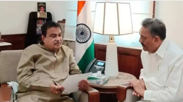Afzal Ansari, MP of the Samawadi Party, has a significant meeting with Union Minister Nitin Gadkari