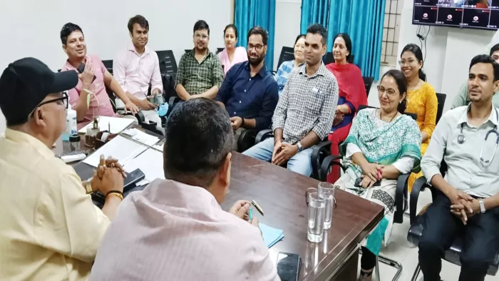 Bageshwar News: Doctors will give all better treatment to patients, action against those who do not correct it – Bageshwar News CMO strictly on soldiers Son Death gives commands to doctors
