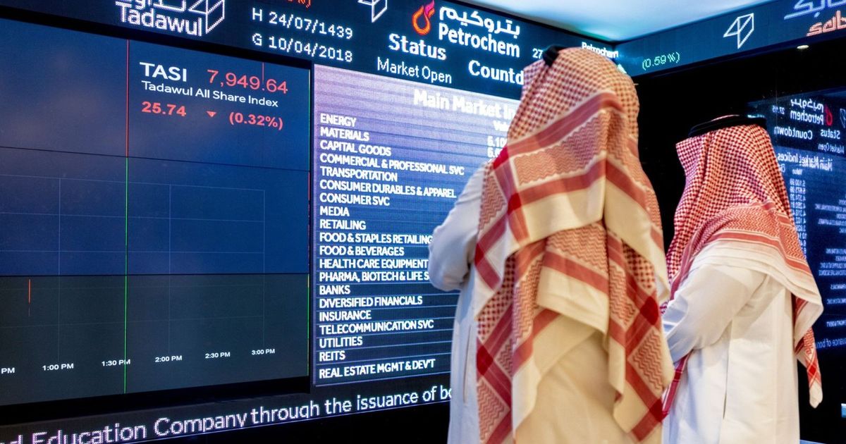 The Saudi Stock Exchange continues with a wave of correction amid selective transactions