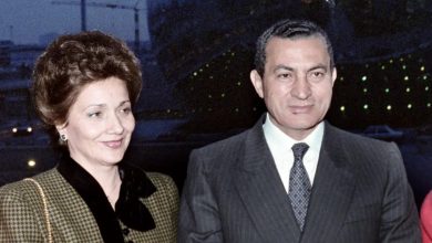 سكرتير مبارك يخرج عن صمته ويكشف حقيقة ابنته من زواج سري