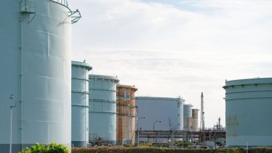 Oil prices rise with the escalation of commercial stress