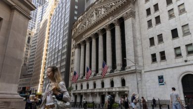 Wall Street indicators ignore fees for fees and approach standard levels