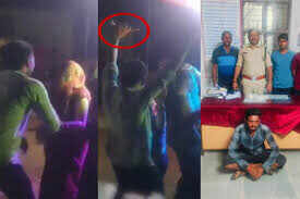 Dewar Dancing with Bhabhi on Bhojpuri Song in Chhatarpur, Dewar caught the police, video has become viral with illegal weapons viral