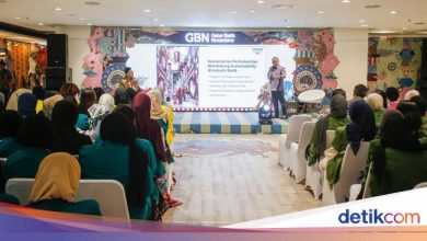 Batik can move the economy, invite the ministry of industry young people to preserve