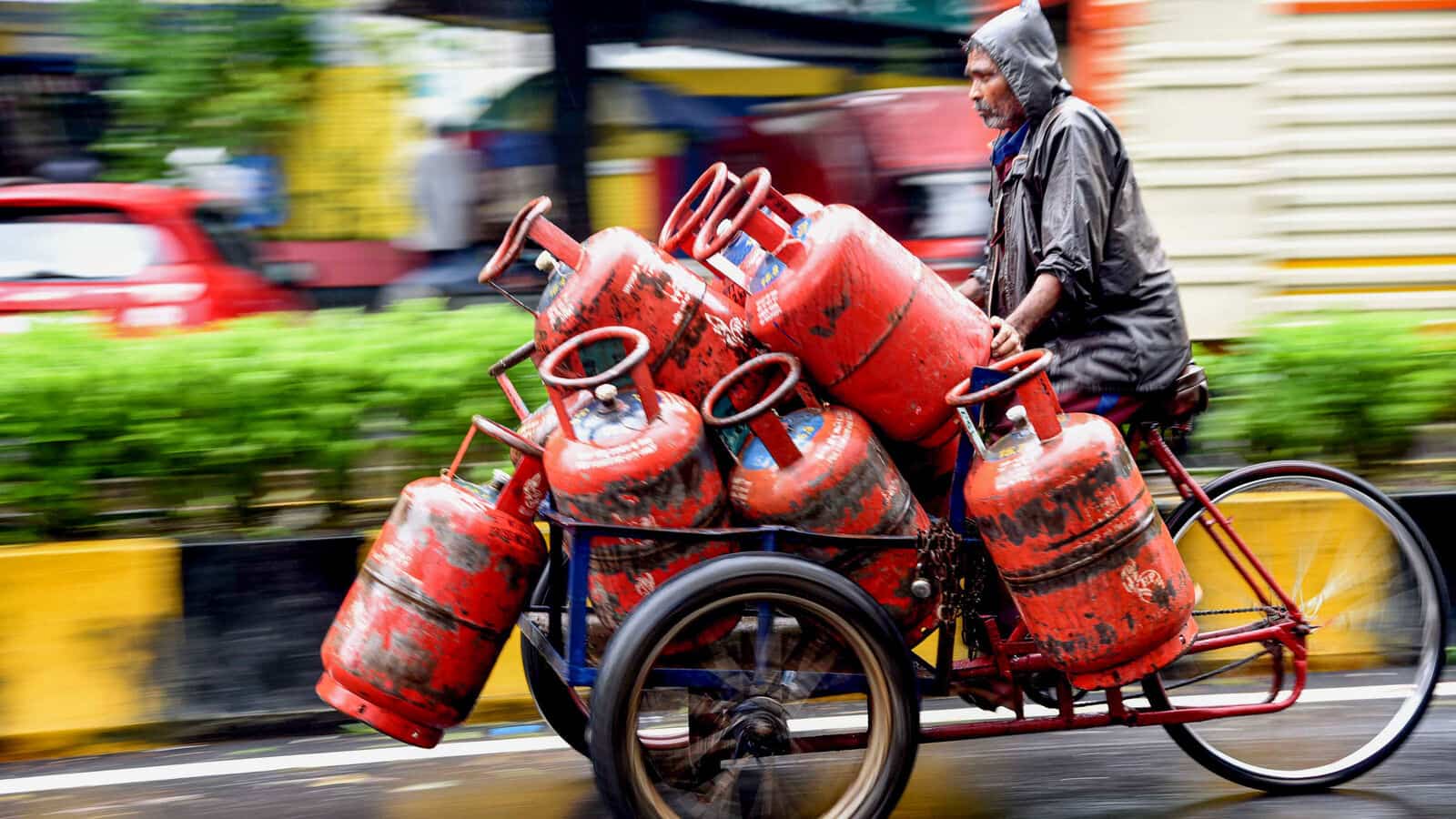 Cabinet approves £ 30,000 Crore LPG subsidy to OMC’s good to ensure affordable cooking gas for middle class: Ashwini Vaishnaw