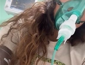 آيتن عامر على جهاز التنفس الصناعي بعد وعكة صحية مفاجئة. يمنى محمد. للاطلاع على