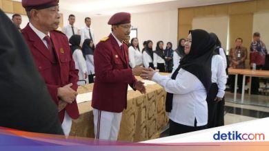 Minister reminds the principal of the people’s schools and teachers to be an example
