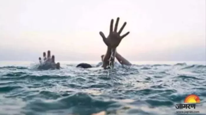 “What was the Beauty Parlor operator by calling UP-112 before jumping to Gangahar? – Lake Beauty Parlor Operator jumps in ganga channel to lovers betrayal