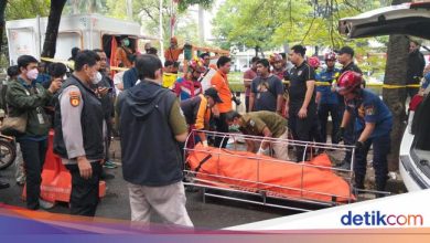 Geep the body of a man without identity that floats in the Ciden River Central Jakarta