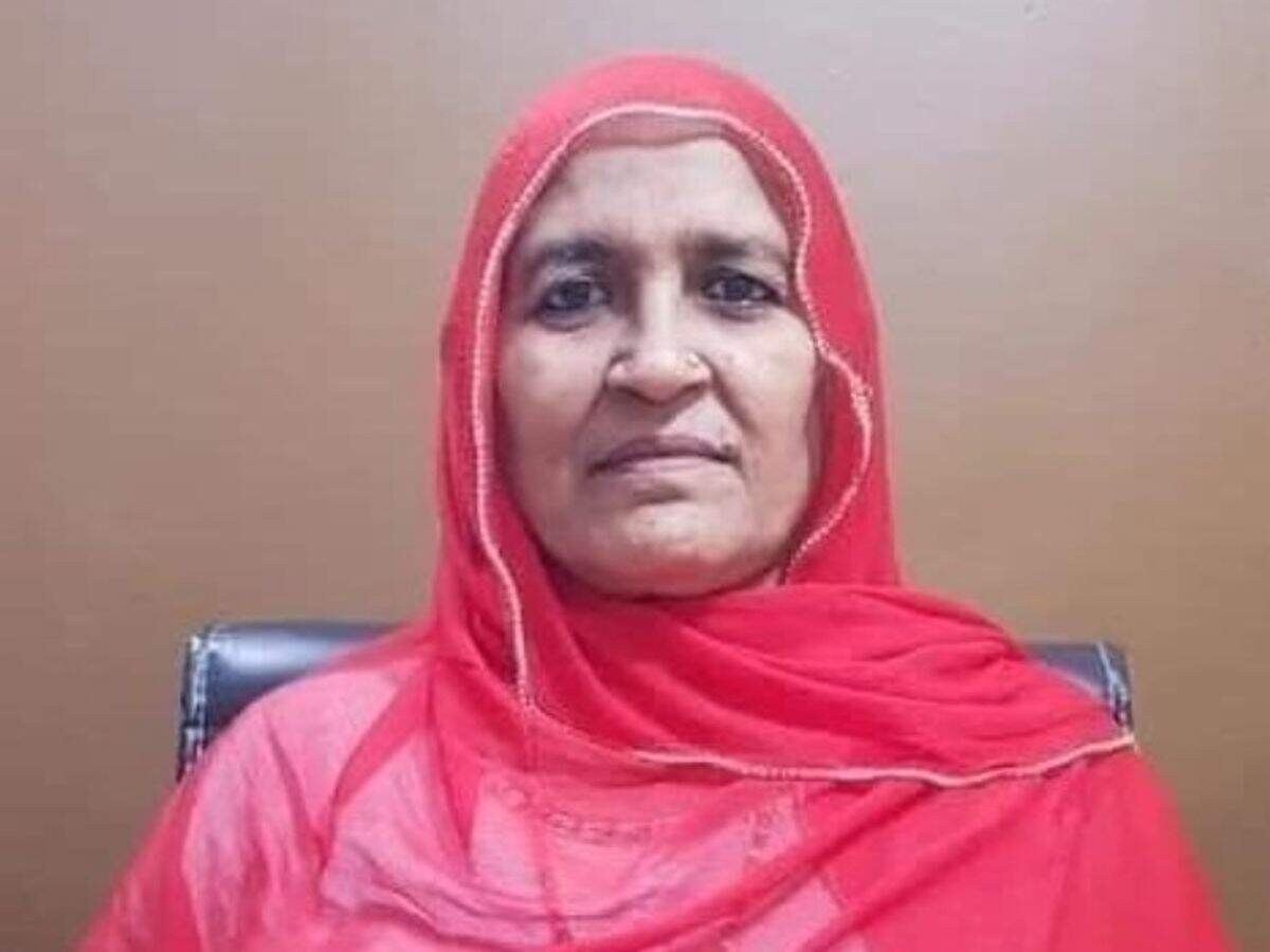 The Supreme Court has given a shock to the suspended chairman of the Karauli Municipal Council Rashida Khatoon, see the petition in the footage, orders for inquiry