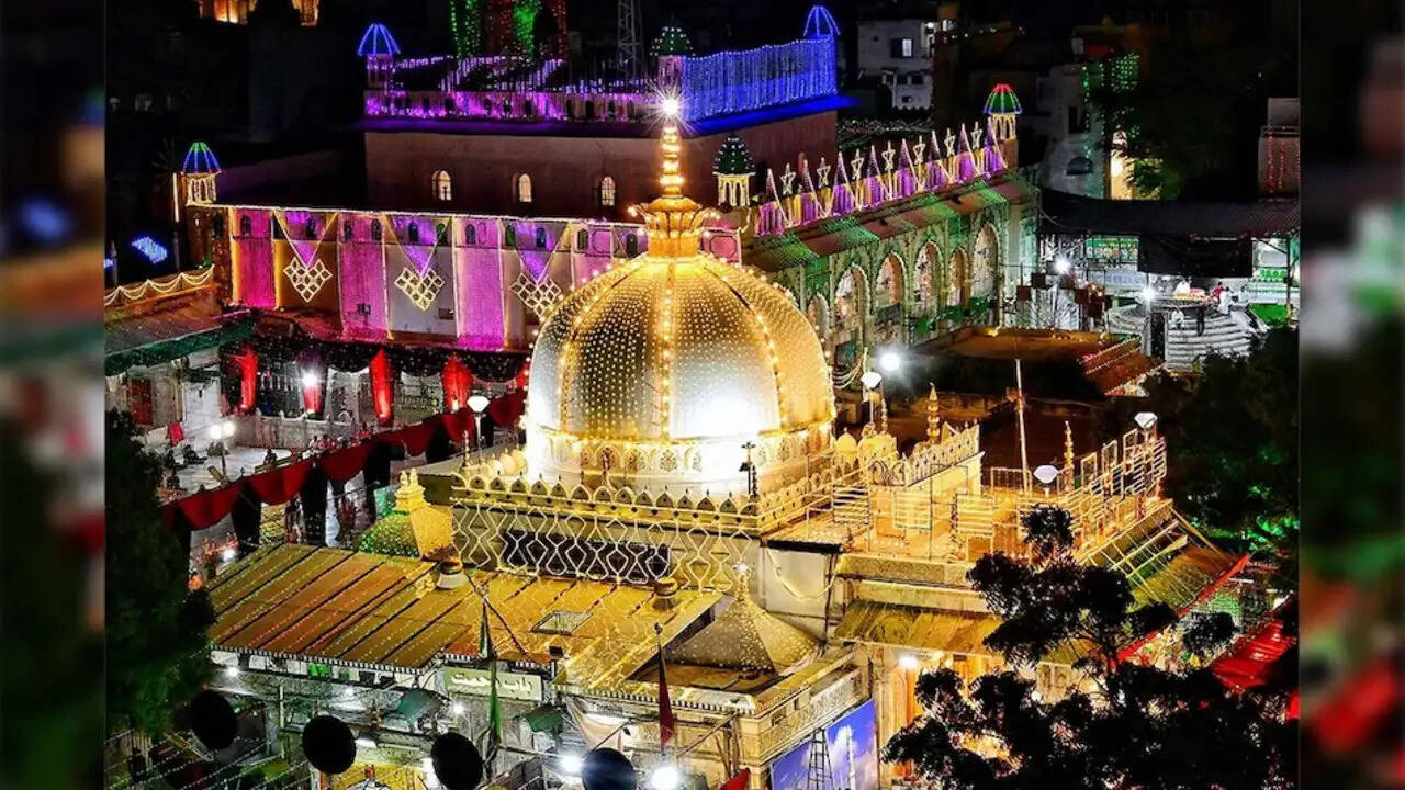 Is Ajmer Sharif Dargah really a ghost? What is in the video, what is the truth of the shadows and peculiar incidents at night?