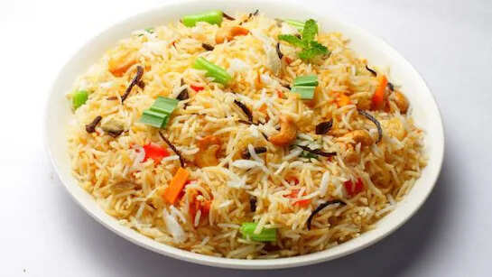 Eating in lunch is some healthy and spicy, then you should also try Hyderabadi Biryani, note easy recipe