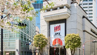 Asian stocks fall as the risk of risks falls