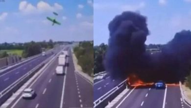 Ordinary accident on highway in Italy! A ship suddenly fell under the running vehicles, see the see of the soul