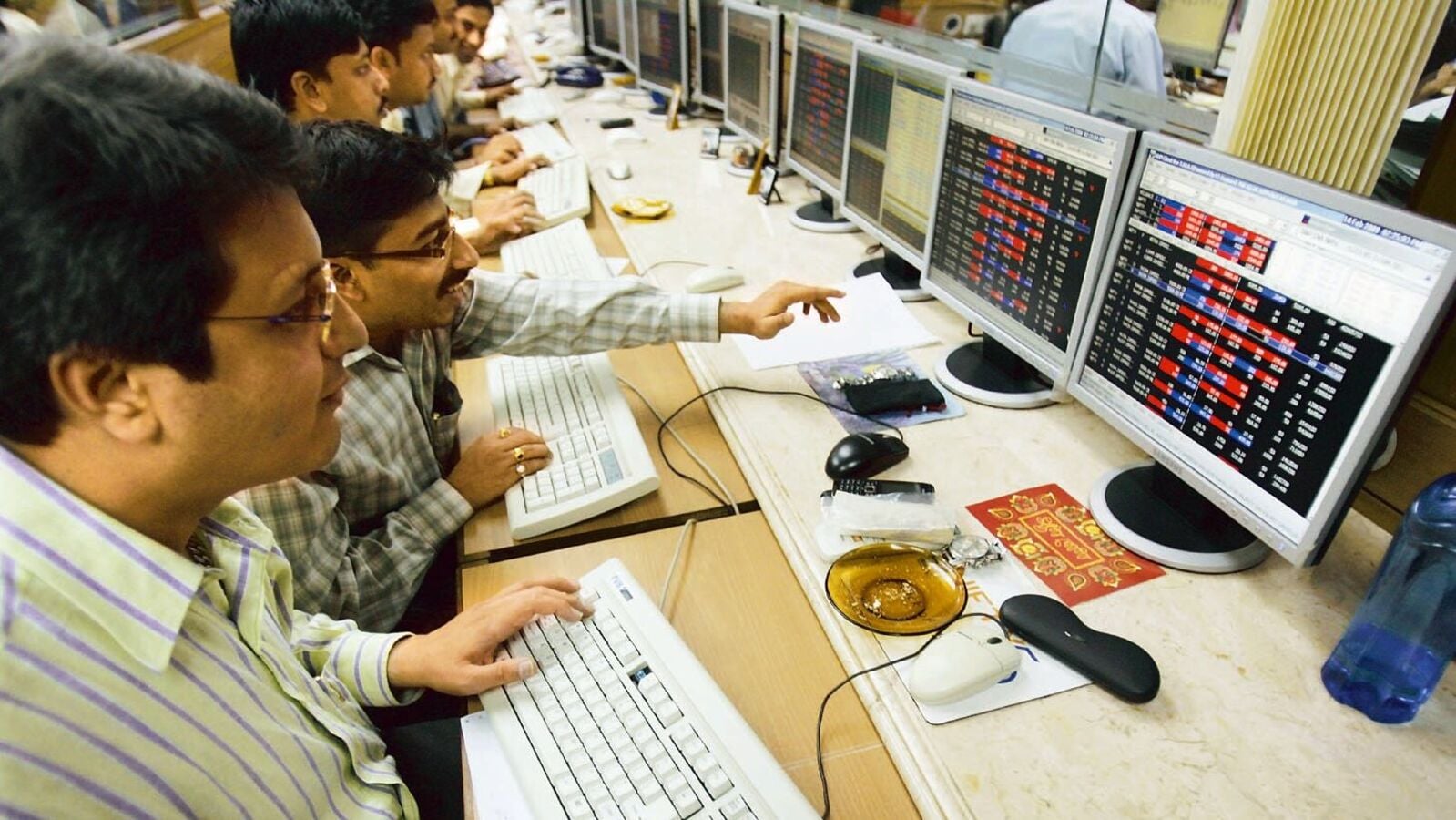 Sensex rises 200 points, Nifty ends today at 25.050 – 10 important highlights from the Indian stock market