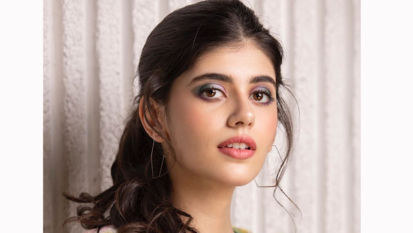 Sanjana Sanghi Nails The Two-Toned Search Make-up Vogue With Soothing Pastel Colors; Step-By-Step Recordsdata Inside!